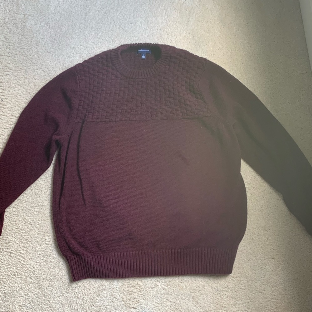 Maroon sweatshirt